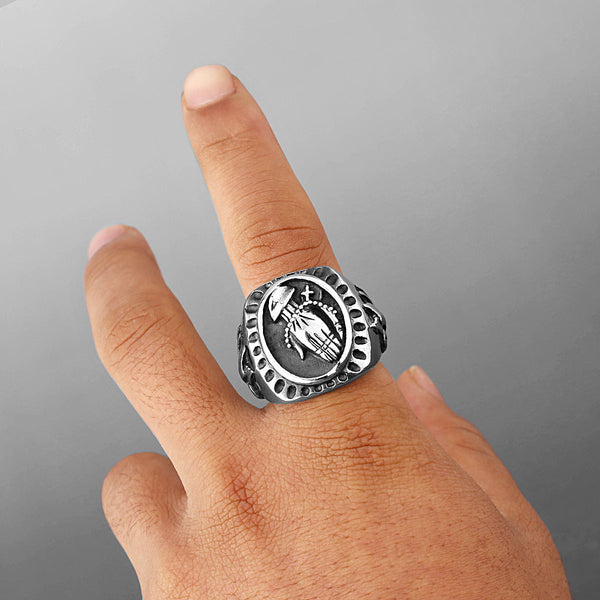 Praying Hands Ring – watereverysunday