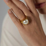 Elegant Imitation Pearl Mount Ring