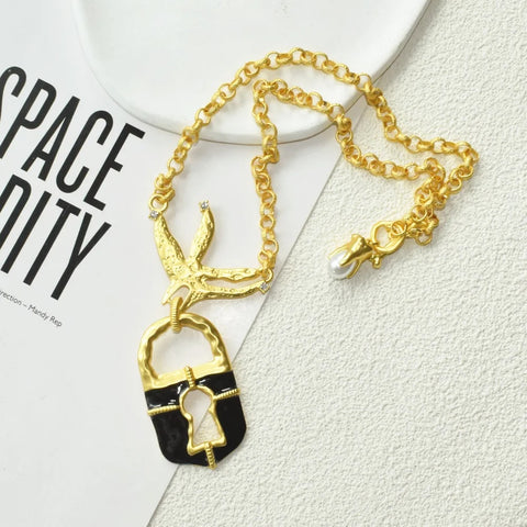 Noir Éclat Lock Jewelry Collection