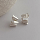 Kami Geometric Wave Earrings&nbsp;