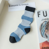 Minimalist Color Contrast Pleated Socks